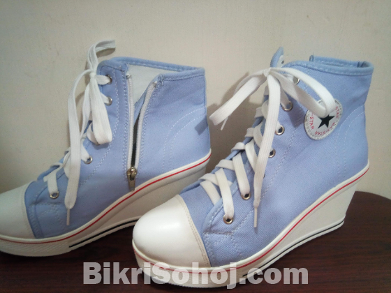 Converse High Shoes (used)